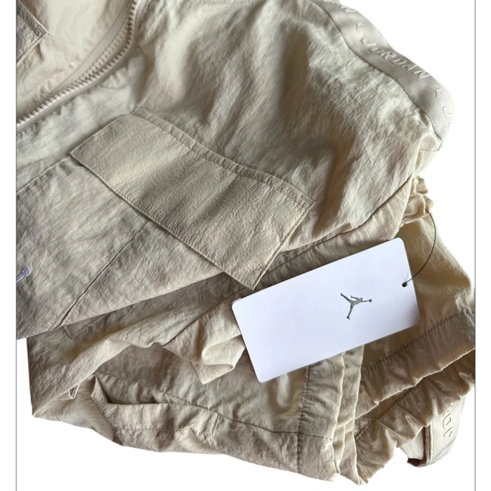 Jordan Kids Jumpman Woven Jacket light tan size L New